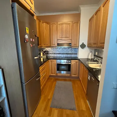 Charming One-bedroom In Grand House In The Center Of Lejlighed